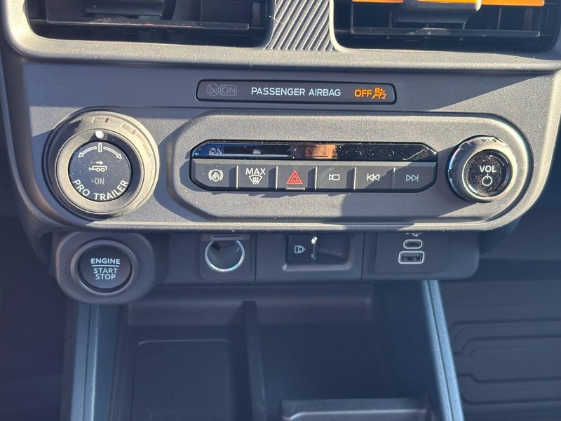 Ford Maverick Vehicle Full-screen Gallery Image 26