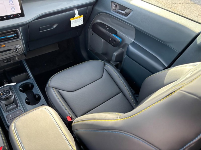 Ford Maverick Vehicle Full-screen Gallery Image 16