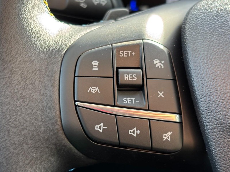 Ford Maverick Vehicle Full-screen Gallery Image 20