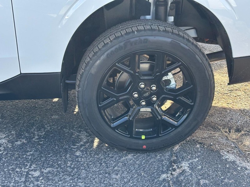 Ford Maverick Vehicle Full-screen Gallery Image 11