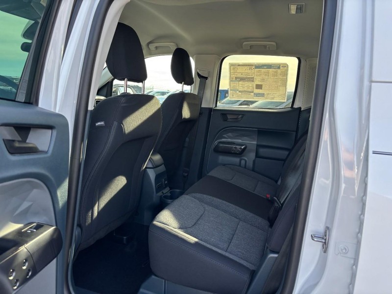 Ford Maverick Vehicle Full-screen Gallery Image 12