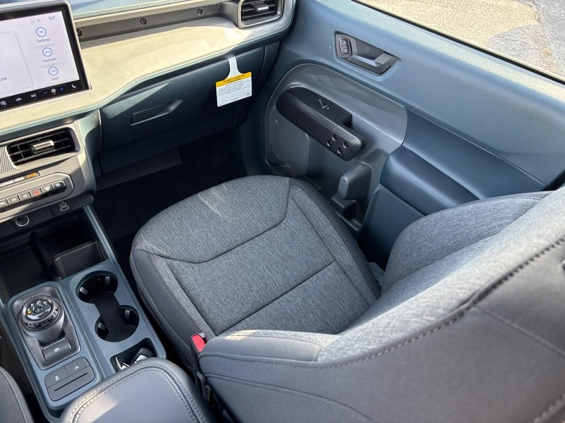 Ford Maverick Vehicle Full-screen Gallery Image 16