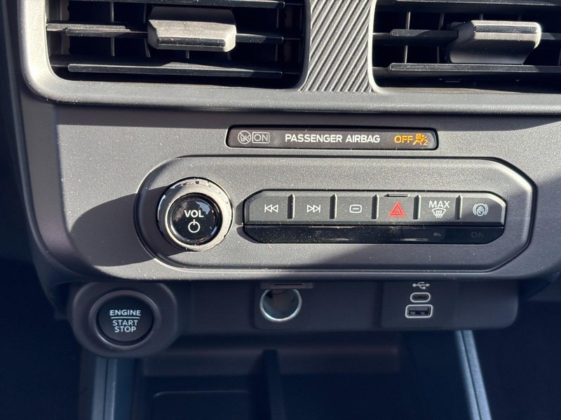 Ford Maverick Vehicle Full-screen Gallery Image 26