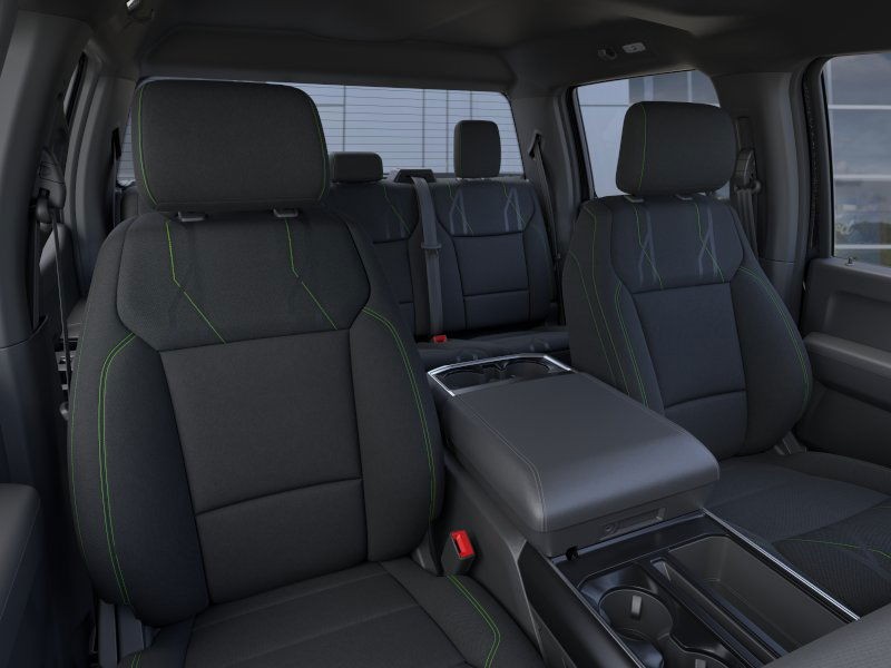 Ford F-150 Vehicle Full-screen Gallery Image 12