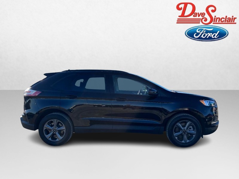Ford Edge Vehicle Full-screen Gallery Image 05