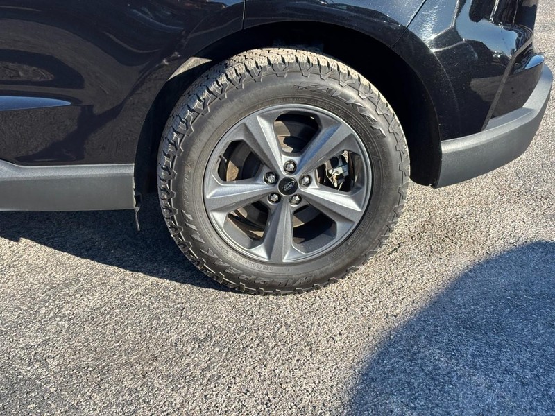 Ford Edge Vehicle Full-screen Gallery Image 11