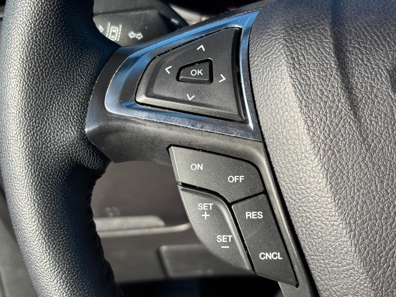 Ford Edge Vehicle Full-screen Gallery Image 18