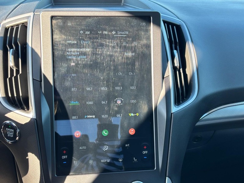 Ford Edge Vehicle Full-screen Gallery Image 22