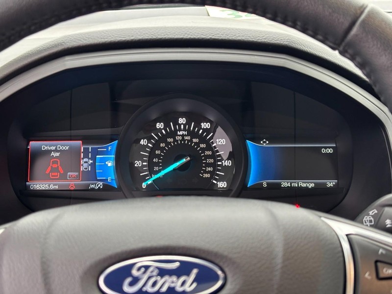 Ford Edge Vehicle Full-screen Gallery Image 21