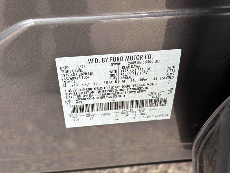 Ford Edge Vehicle Full-screen Gallery Image 26