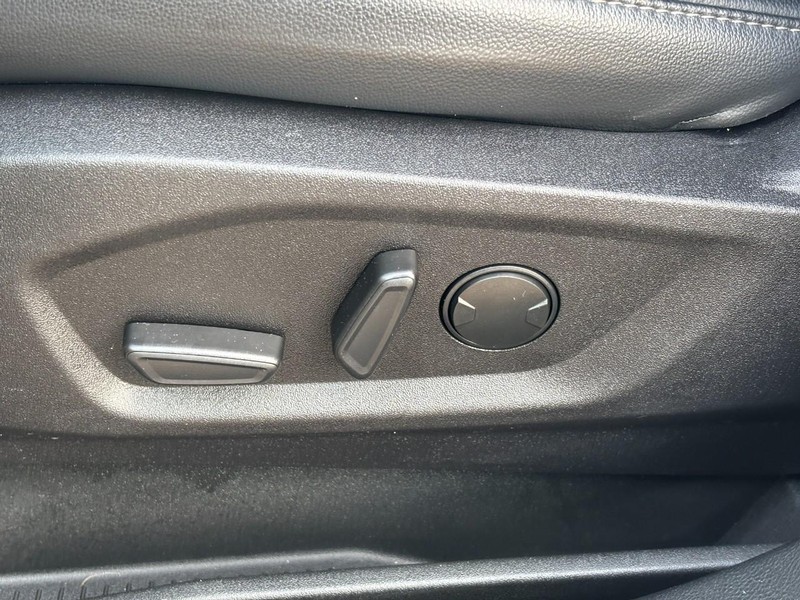 Ford Edge Vehicle Full-screen Gallery Image 25