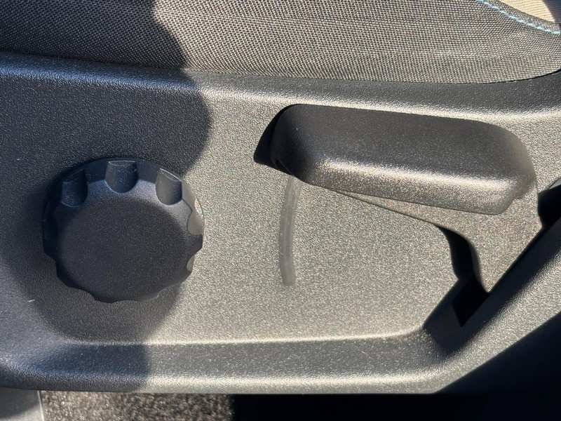 Ford Bronco Vehicle Full-screen Gallery Image 16