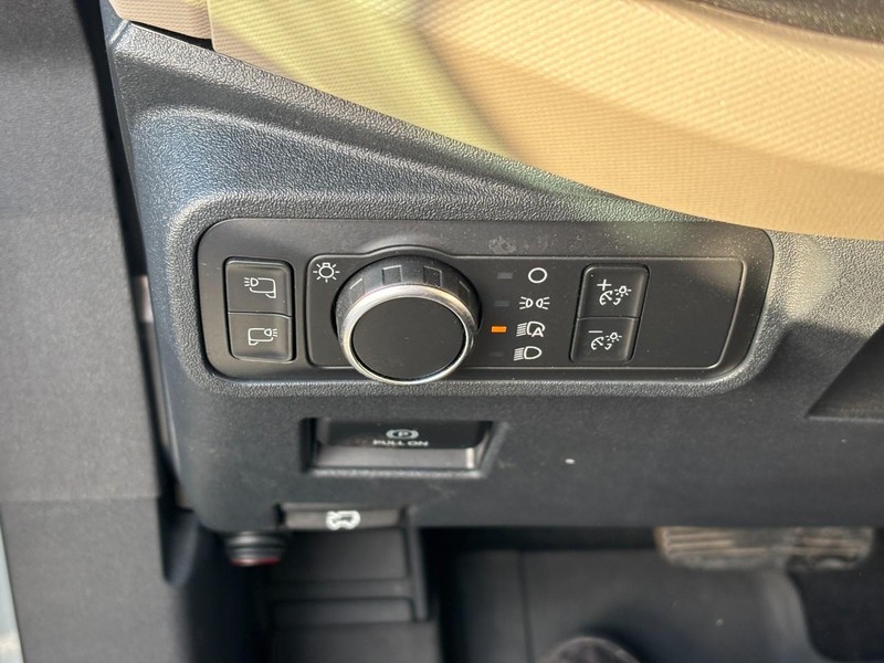 Ford Bronco Vehicle Full-screen Gallery Image 18