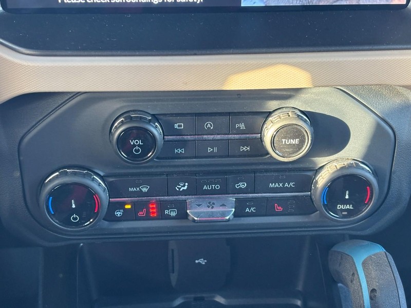 Ford Bronco Vehicle Full-screen Gallery Image 25