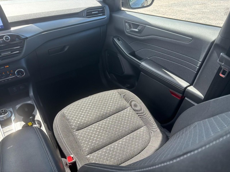 Ford Escape Vehicle Image 16