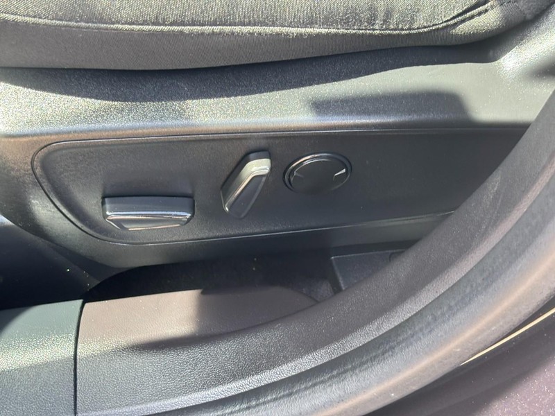 Ford Escape Vehicle Image 17