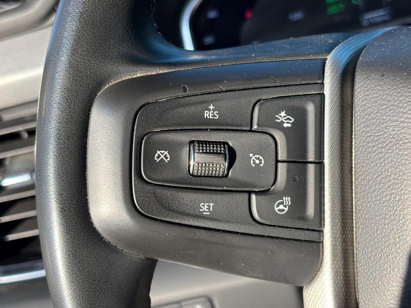 GMC Sierra 2500HD Vehicle Full-screen Gallery Image 18