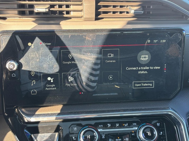 GMC Sierra 2500HD Vehicle Full-screen Gallery Image 22