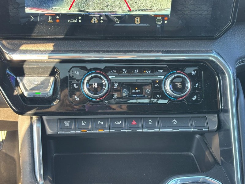 GMC Sierra 2500HD Vehicle Full-screen Gallery Image 25