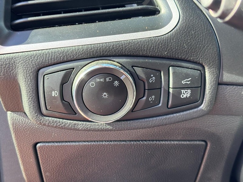 Ford Edge Vehicle Full-screen Gallery Image 17