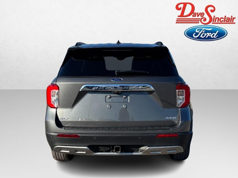 Ford Explorer Vehicle Full-screen Gallery Image 08