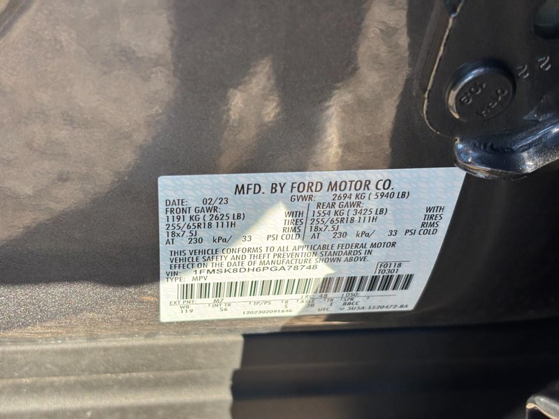 Ford Explorer Vehicle Full-screen Gallery Image 27