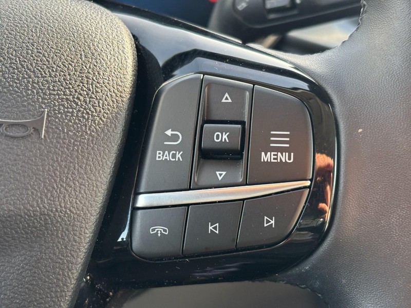 Ford Escape Vehicle Full-screen Gallery Image 20