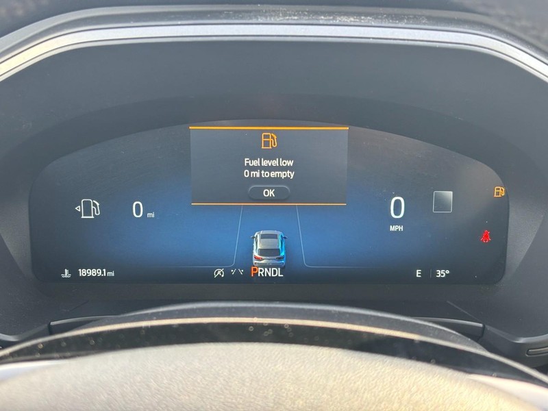 Ford Escape Vehicle Full-screen Gallery Image 21