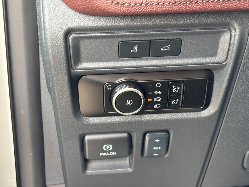 Ford Expedition Max Vehicle Image 20