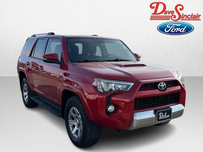 Toyota 4Runner Vehicle Full-screen Gallery Image 04