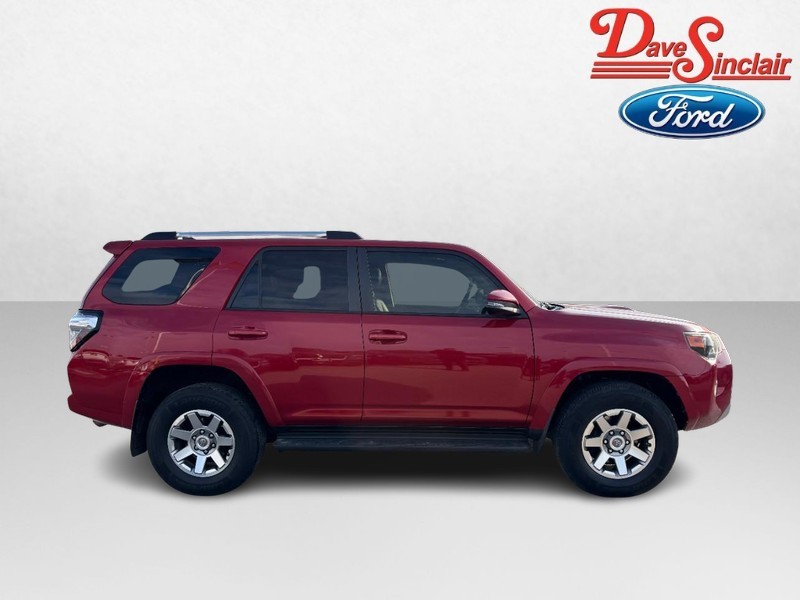 Toyota 4Runner Vehicle Full-screen Gallery Image 05