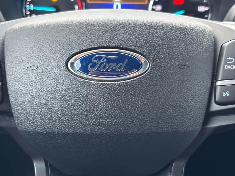 Ford Explorer Vehicle Full-screen Gallery Image 20