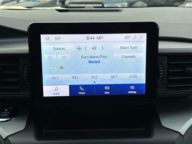 Ford Explorer Vehicle Full-screen Gallery Image 23