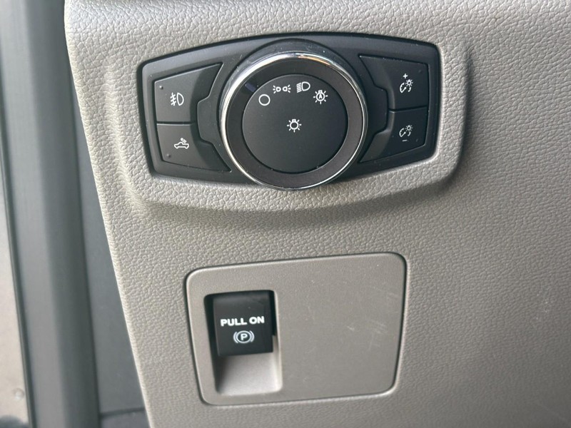 Ford F-150 Vehicle Image 17