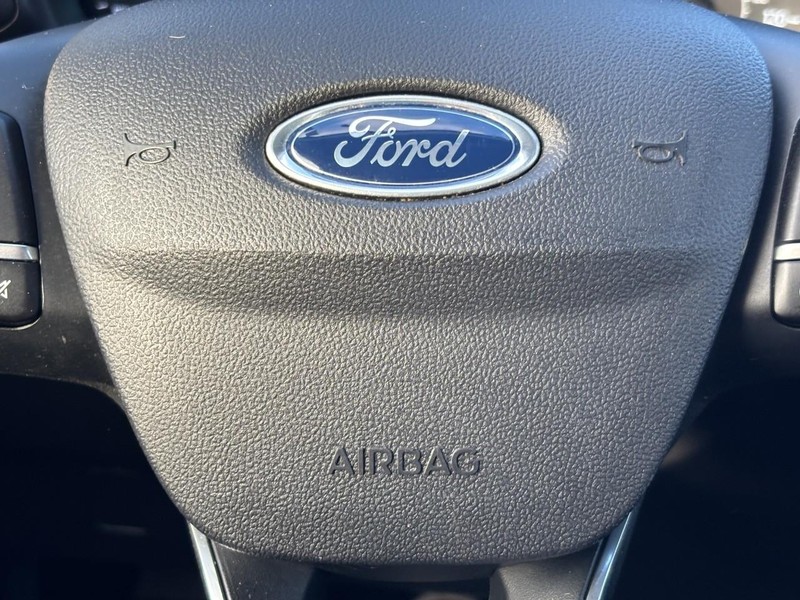 Ford Escape Vehicle Full-screen Gallery Image 19