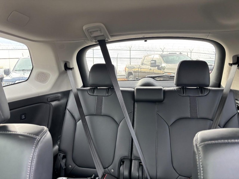 Honda Pilot Vehicle Full-screen Gallery Image 12