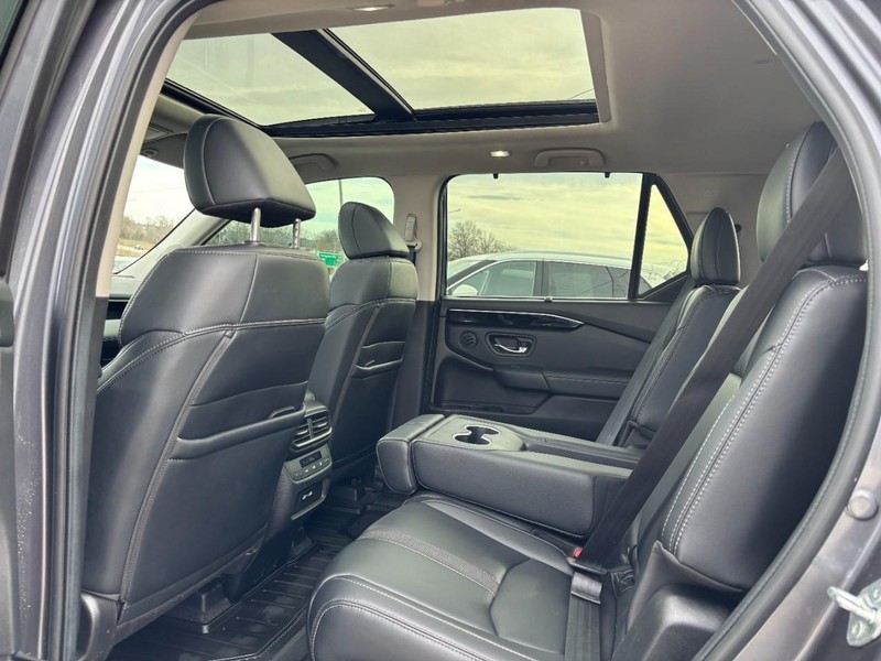 Honda Pilot Vehicle Full-screen Gallery Image 13