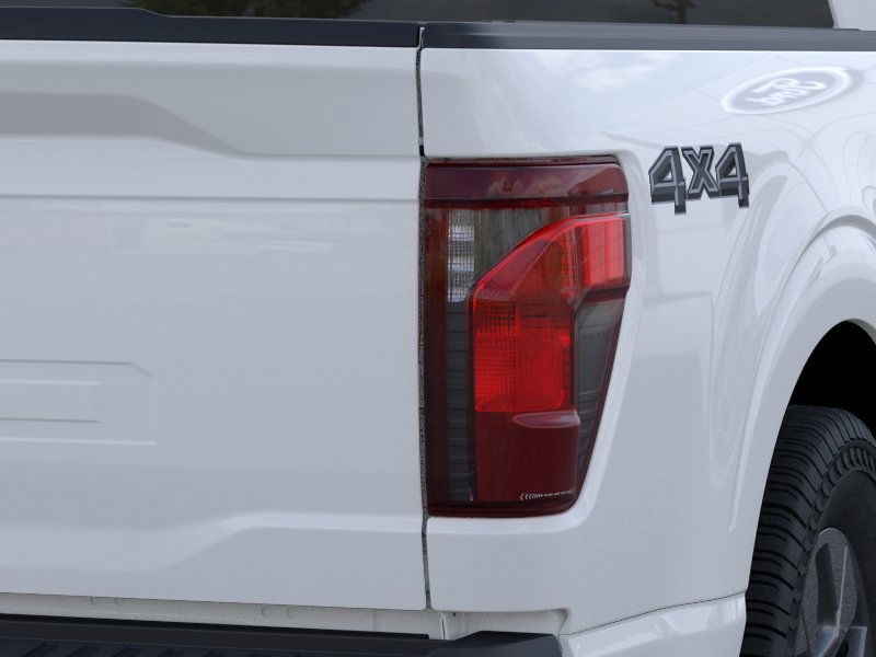Ford F-150 Vehicle Full-screen Gallery Image 23