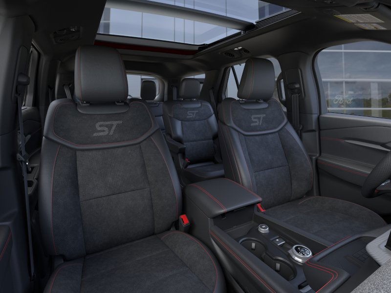 Ford Explorer Vehicle Full-screen Gallery Image 12