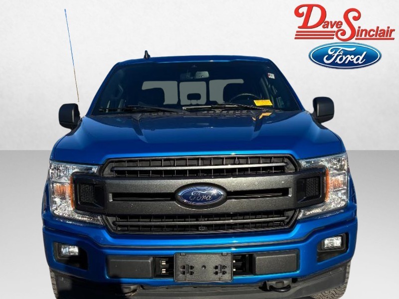 Ford F-150 Vehicle Full-screen Gallery Image 02