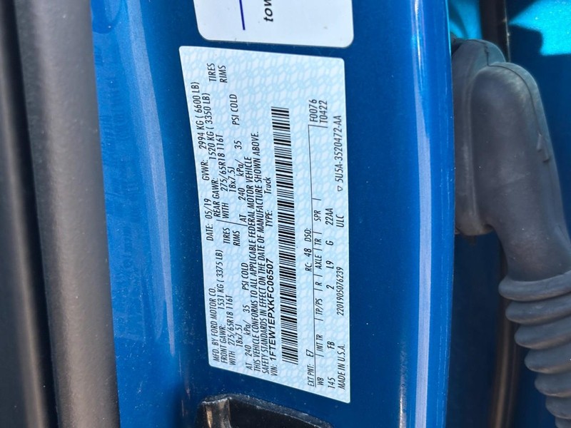 Ford F-150 Vehicle Full-screen Gallery Image 27