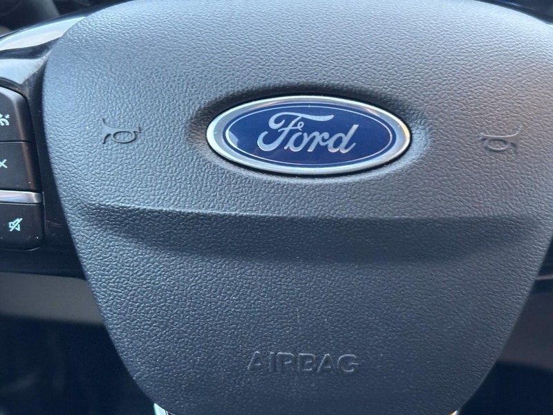 Ford Escape Vehicle Full-screen Gallery Image 19