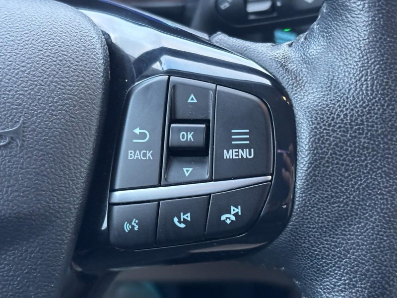 Ford Escape Vehicle Full-screen Gallery Image 20