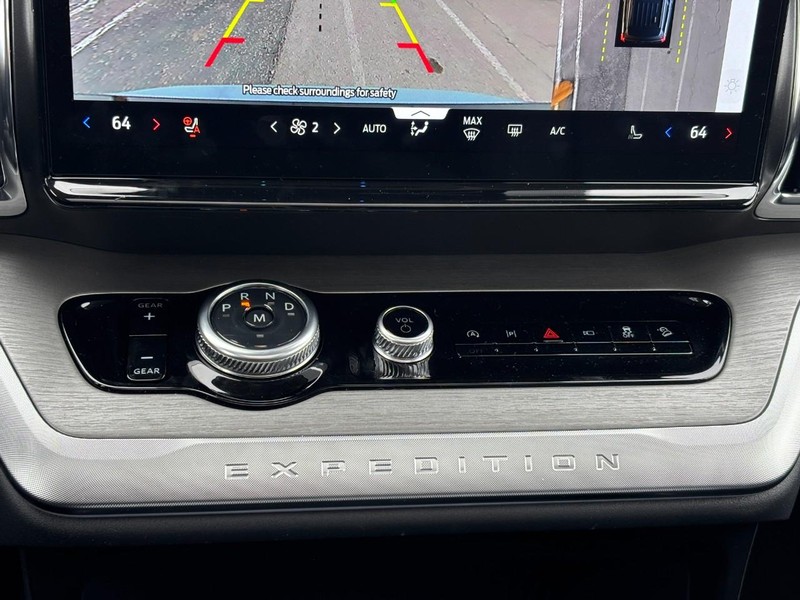 Ford Expedition Vehicle Full-screen Gallery Image 27