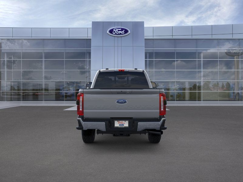 Ford Super Duty F-250 SRW Vehicle Full-screen Gallery Image 07