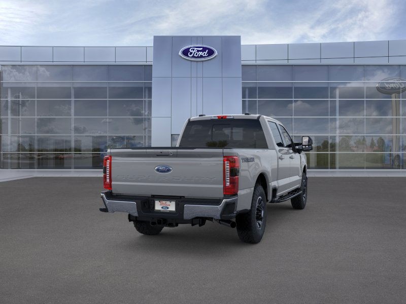 Ford Super Duty F-250 SRW Vehicle Full-screen Gallery Image 10