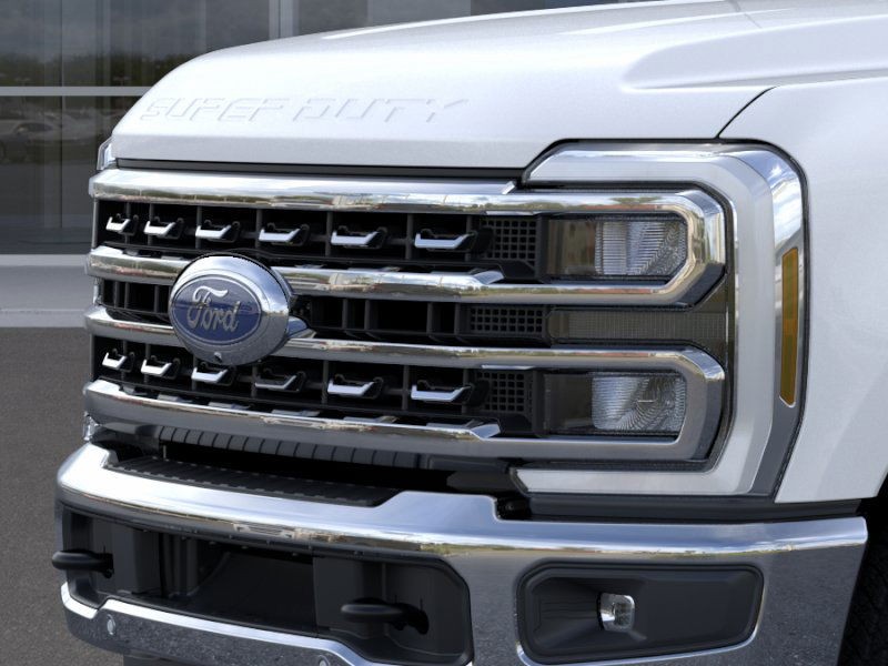 Ford Super Duty F-250 SRW Vehicle Full-screen Gallery Image 19