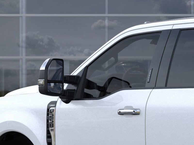 Ford Super Duty F-250 SRW Vehicle Full-screen Gallery Image 22