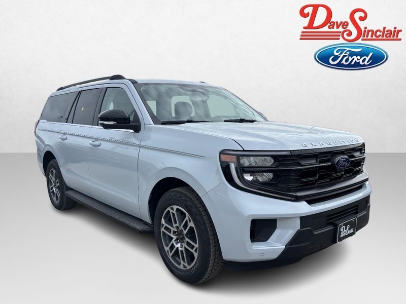 Ford Expedition Max Vehicle Full-screen Gallery Image 04