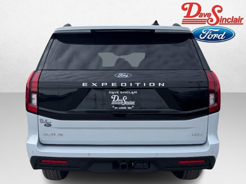 Ford Expedition Max Vehicle Full-screen Gallery Image 08